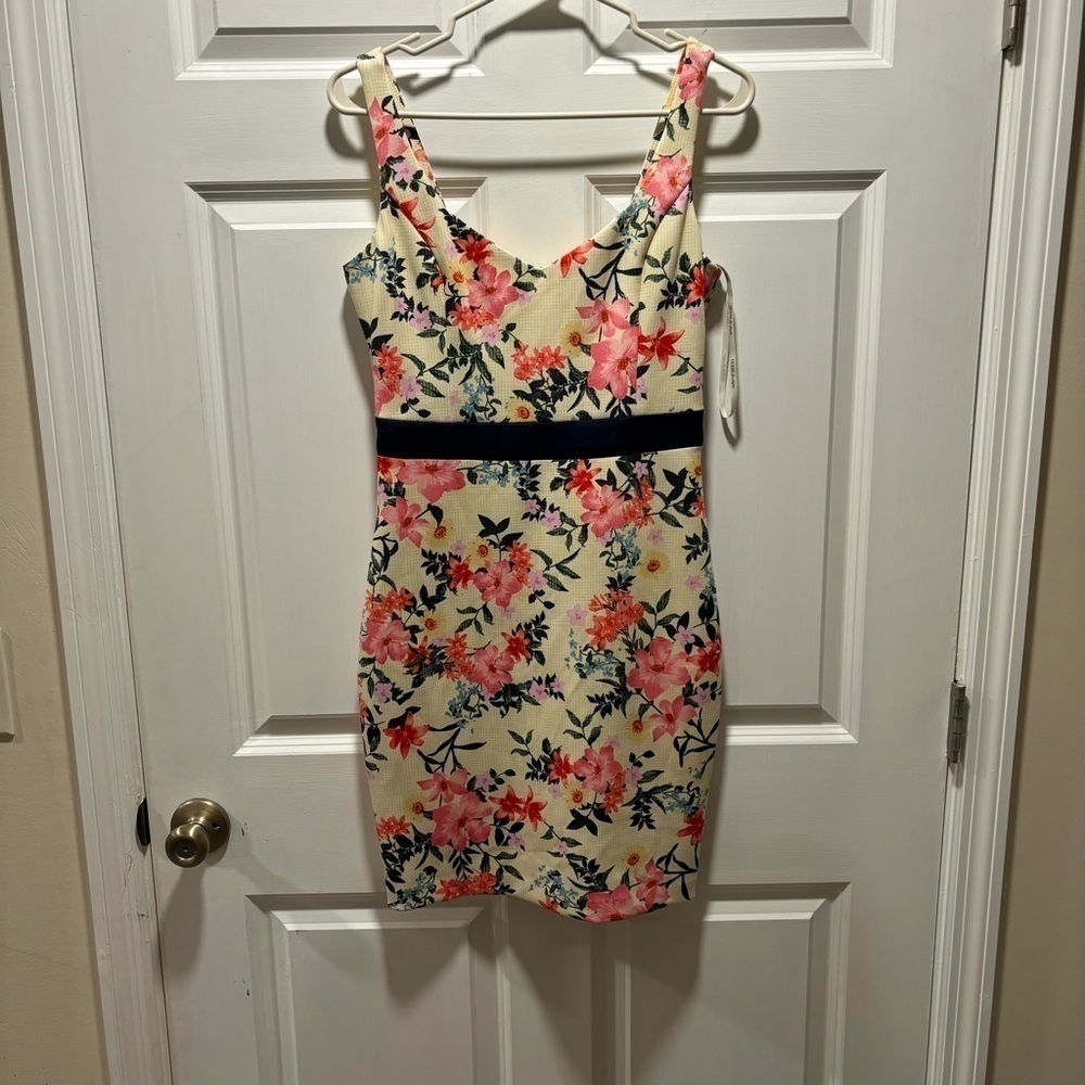 GUESS FLORAL DRESS​​​ - Picture 2 of 11